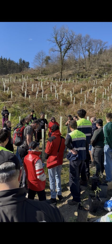 Konpromiso bikoitza iraunkortasunarekin eta gizarteratzearekin