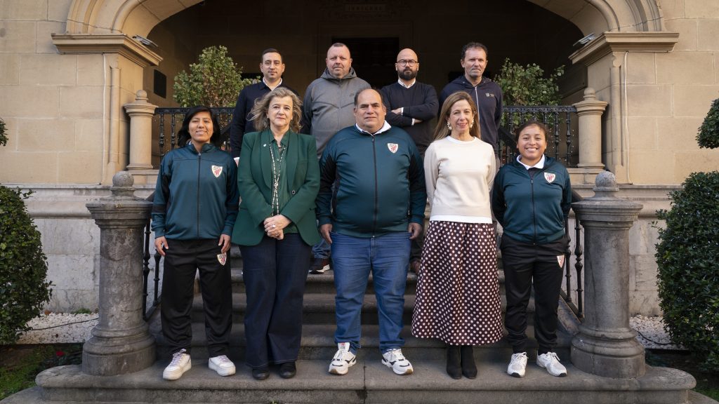 Perutik Bilbora Athletic Clubek elkartuta