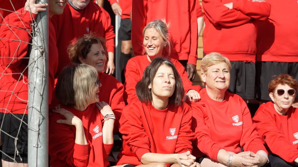 Walking Football kicks off in Lezama for oncology patients