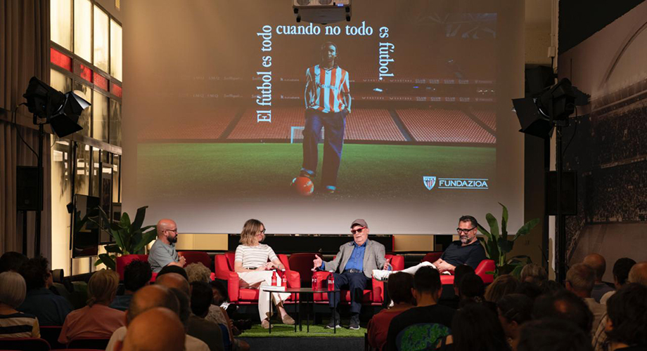 “El fútbol es una herramienta fascinante de comunicación”